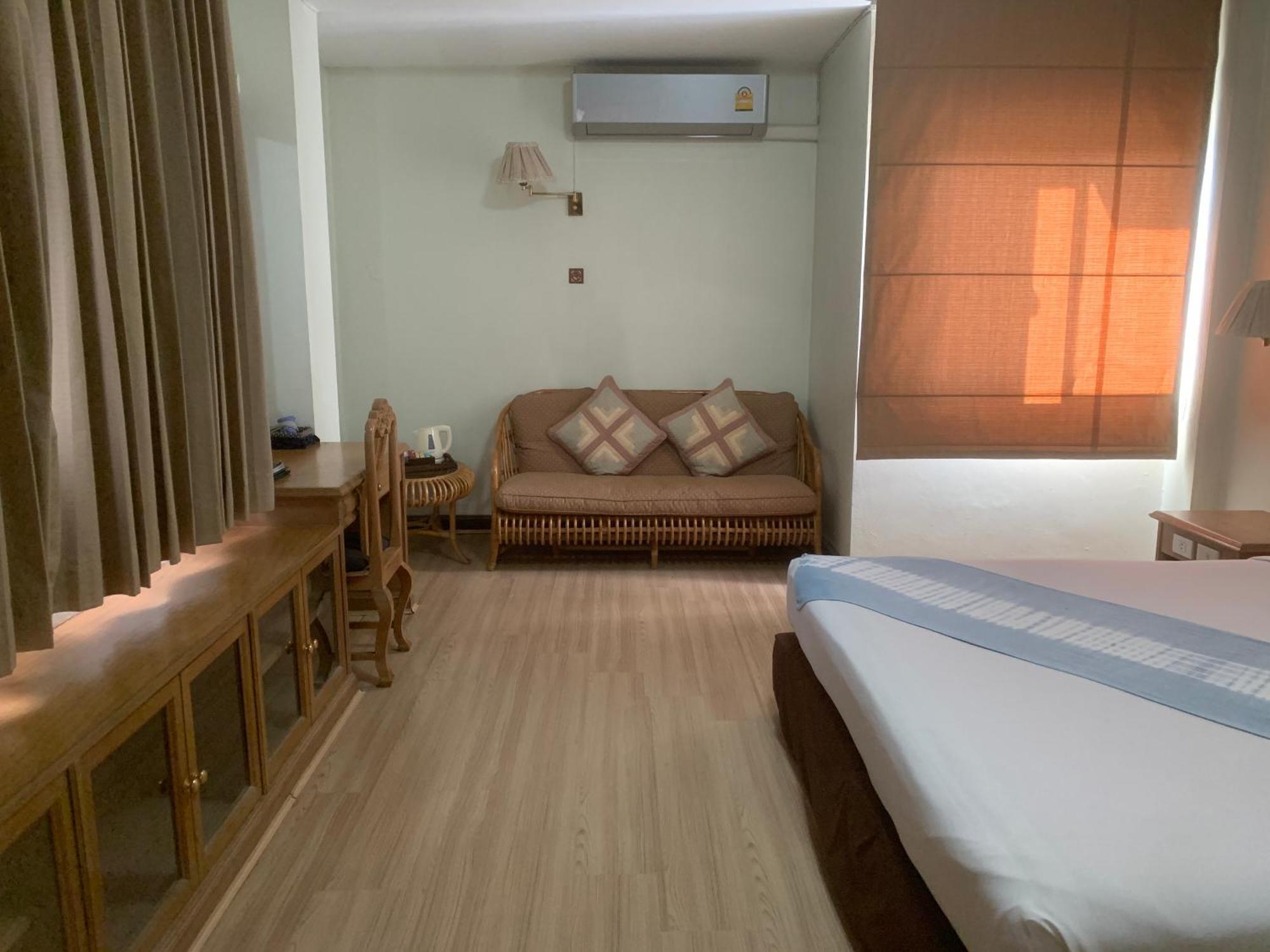 Maeyom Palace Hotel Пхрэ Экстерьер фото