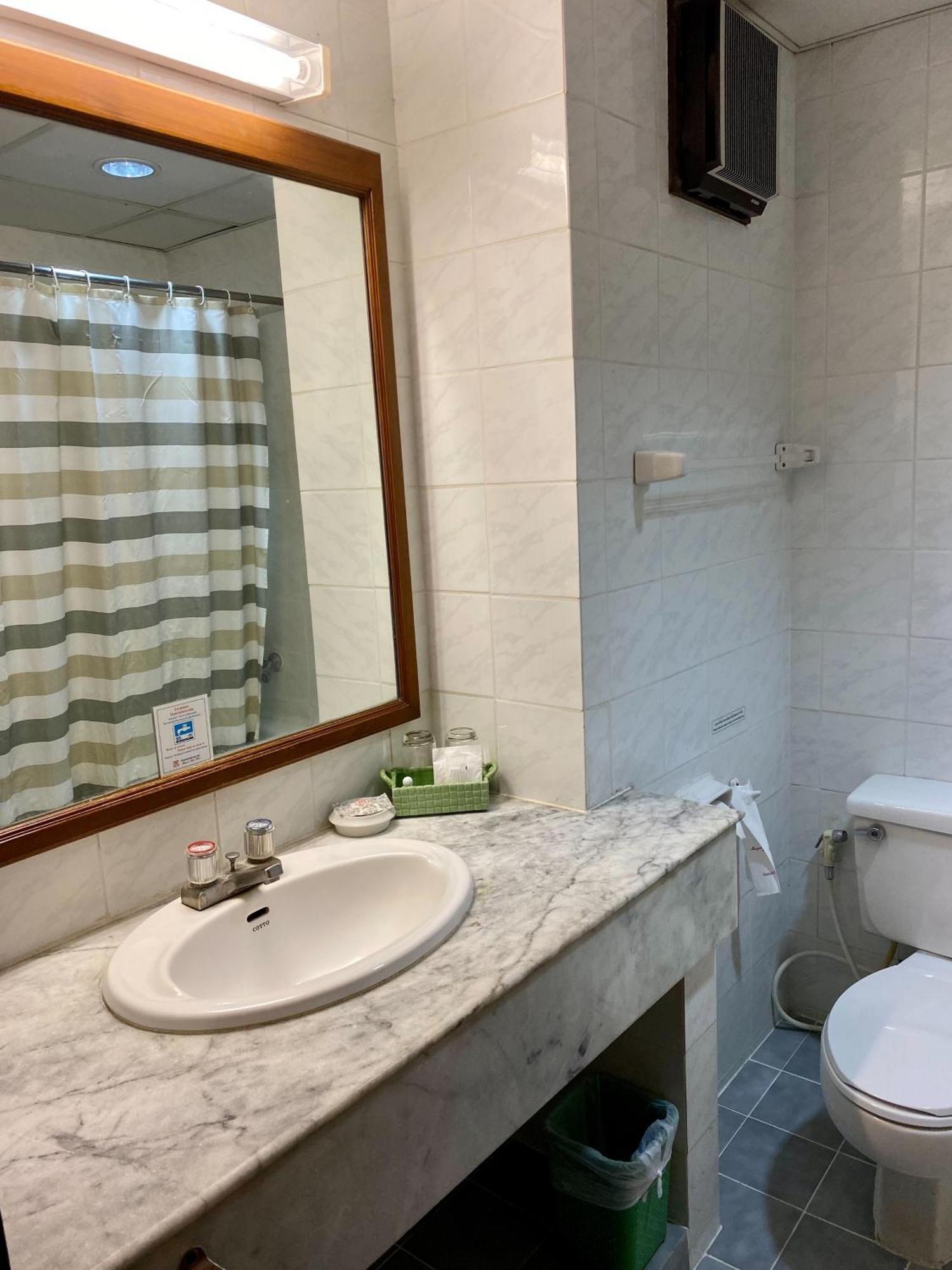 Maeyom Palace Hotel Пхрэ Экстерьер фото