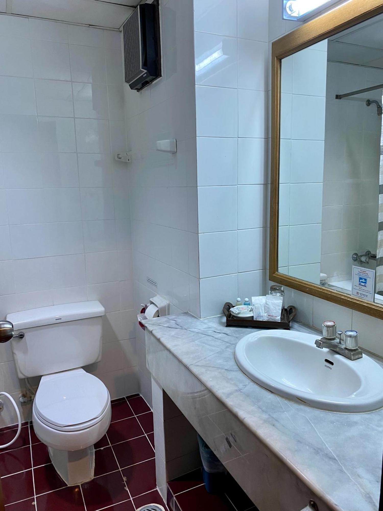 Maeyom Palace Hotel Пхрэ Экстерьер фото